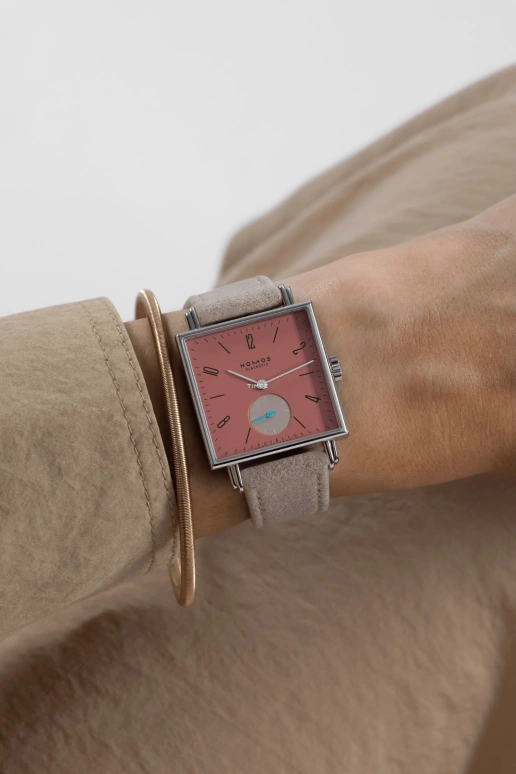 诺莫斯,Tetra 29.50毫米,29.50毫米,精钢,红色,手动上弦,53小时,自制机芯,438,438.SB