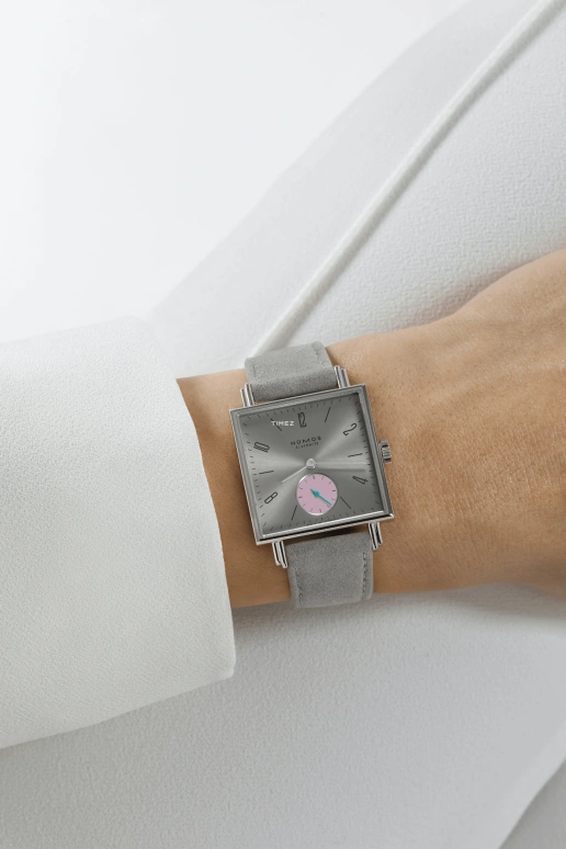 诺莫斯,Tetra 29.50毫米,29.50毫米,精钢,银色,手动上弦,43小时,自制机芯,477