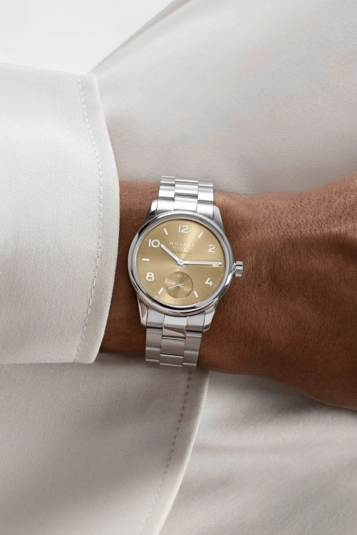 Nomos Glashütte,Club 34mm,34mm,Stainless Steel,Yellow Tan,Automatic,42hours,In-house Caliber,755,755.SB