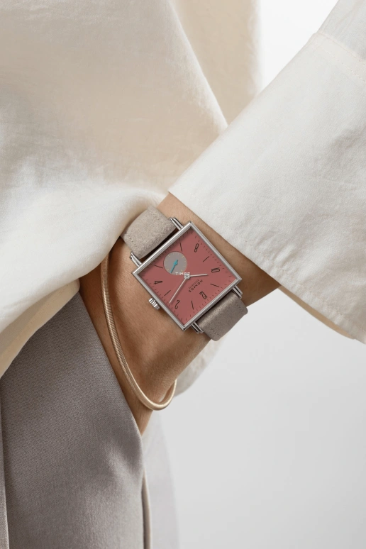 诺莫斯,Tetra 29.50毫米,29.50毫米,精钢,红色,手动上弦,53小时,自制机芯,438,438.SB