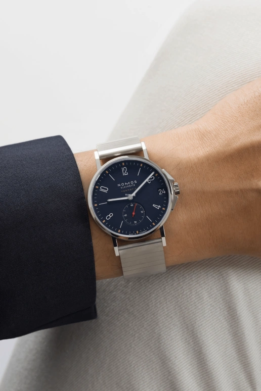 诺莫斯,Ahoi 38.50毫米,38.50毫米,精钢,墨蓝色,自动上弦,日历,42小时,528