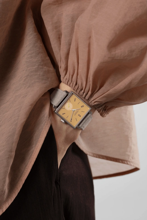 诺莫斯,Tetra 29.50毫米,29.50毫米,精钢,黄色,手动上弦,53小时,自制机芯,437,437.SB