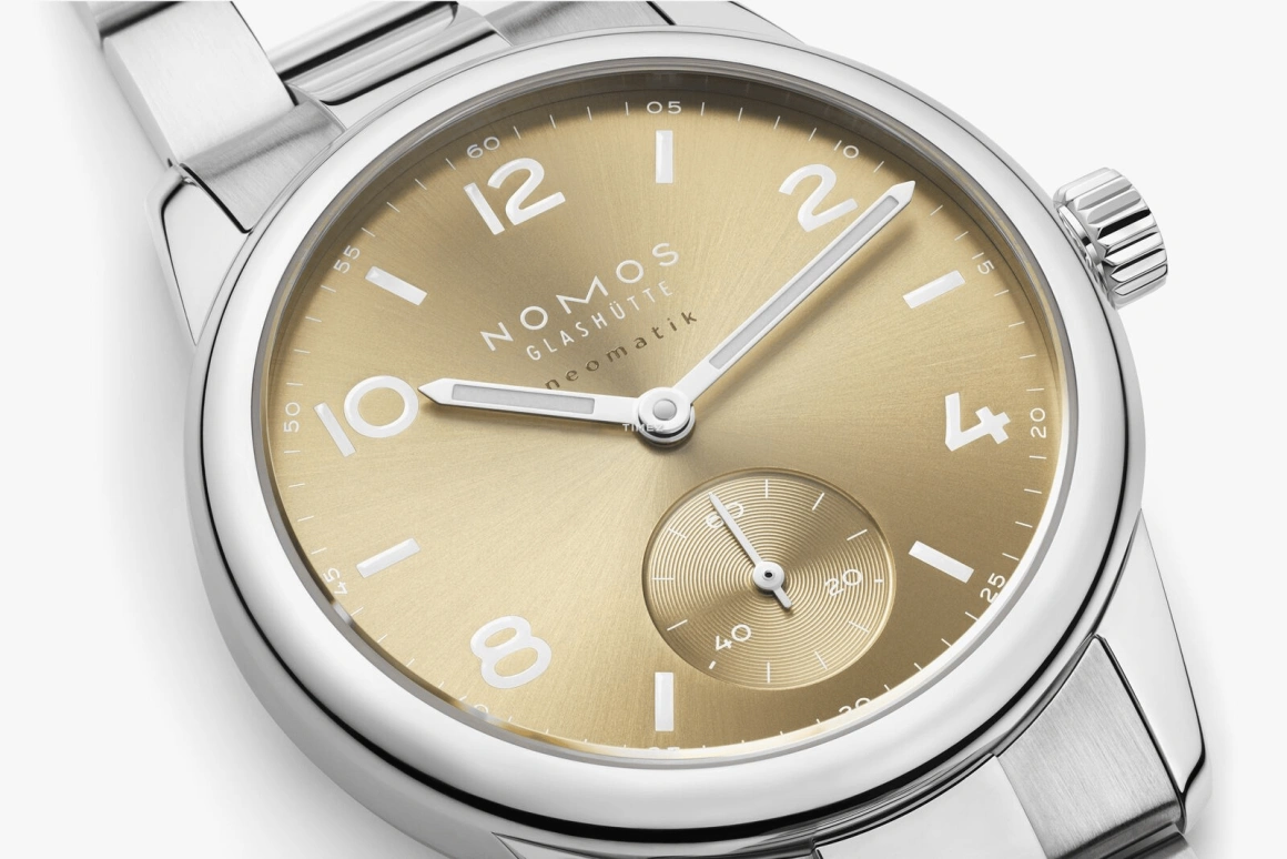 Nomos Glashütte,Club 34mm,34mm,Stainless Steel,Yellow Tan,Automatic,42hours,In-house Caliber,755,755.SB
