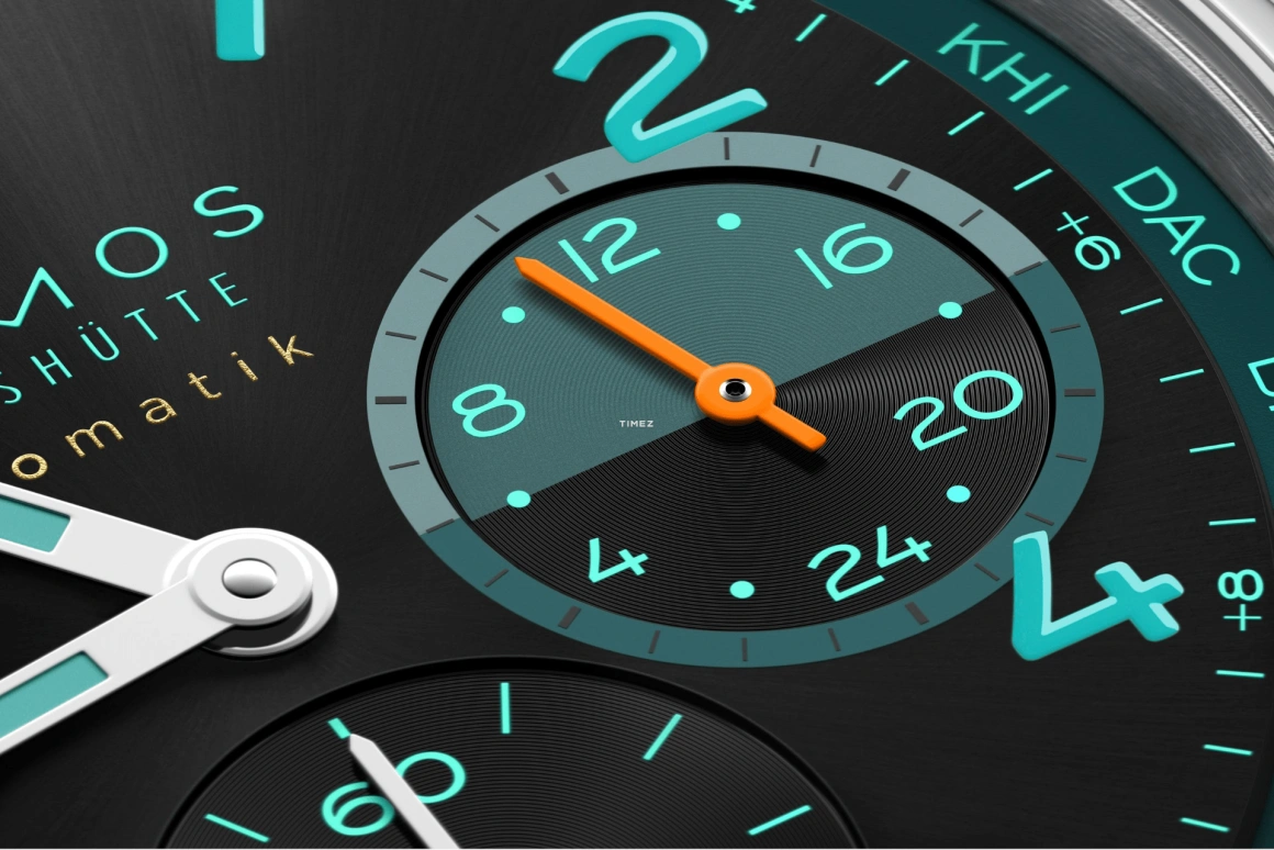 诺莫斯,Club 40毫米,40毫米,精钢,黑色,蓝色,自动上弦,计时,两地时,世界时,昼夜显示,42小时,自制机芯,790,790.S7