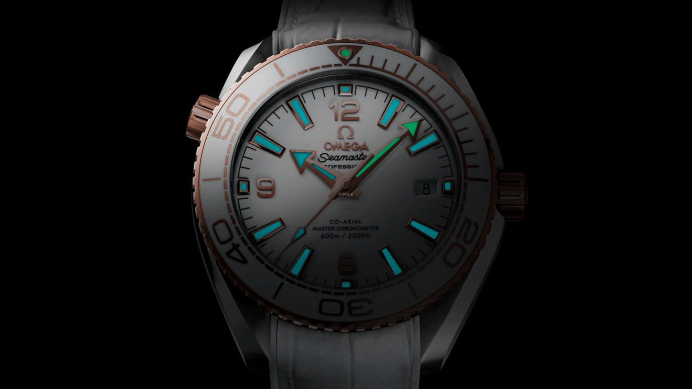 欧米茄,海马海洋宇宙 39.50毫米,39.50毫米,Sedna® 红金,不锈钢,白色,自动上弦,星期历,同轴擒纵系统,海马600,215,215.23.40.20.04.001