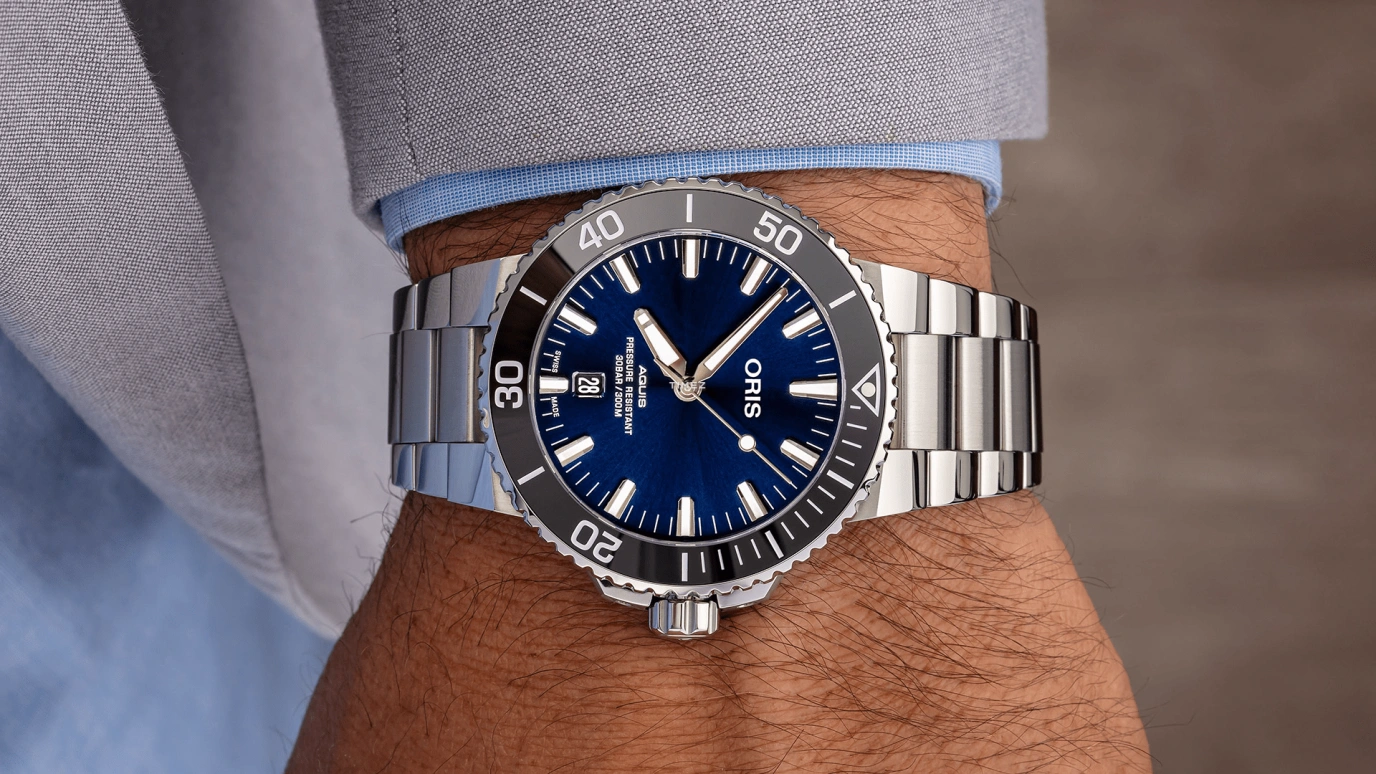 豪利时,Aquis 43.50毫米,43.50毫米,不锈钢,蓝色,自动上弦,日历,蓝宝石,水晶玻璃,01 733 7730 4135,01 733 7730 4135-07 4 24 64EB