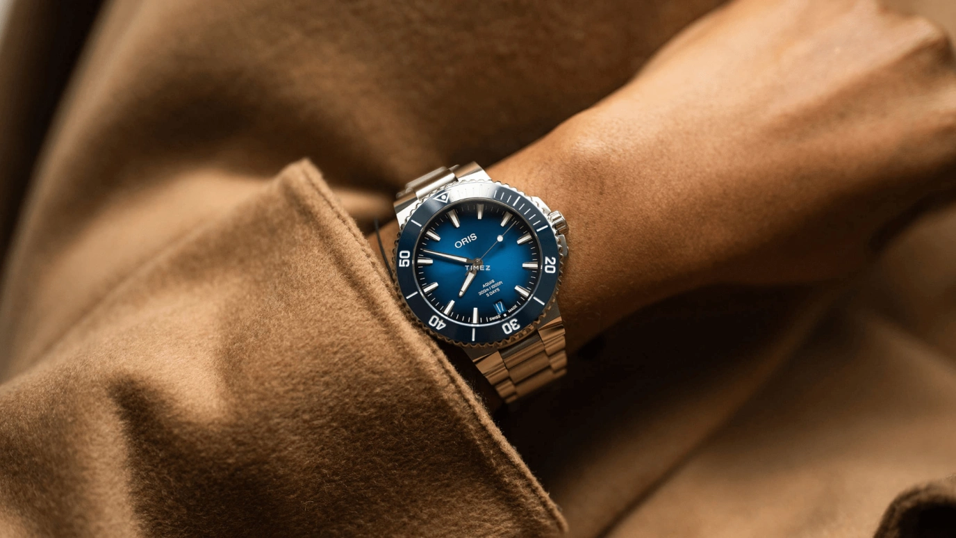 豪利时,Aquis 43.50毫米,43.50毫米,不锈钢,蓝色,自动上弦,日历,120小时,01 400 7790 4135,01 400 7790 4135-07 8 23 02PEB