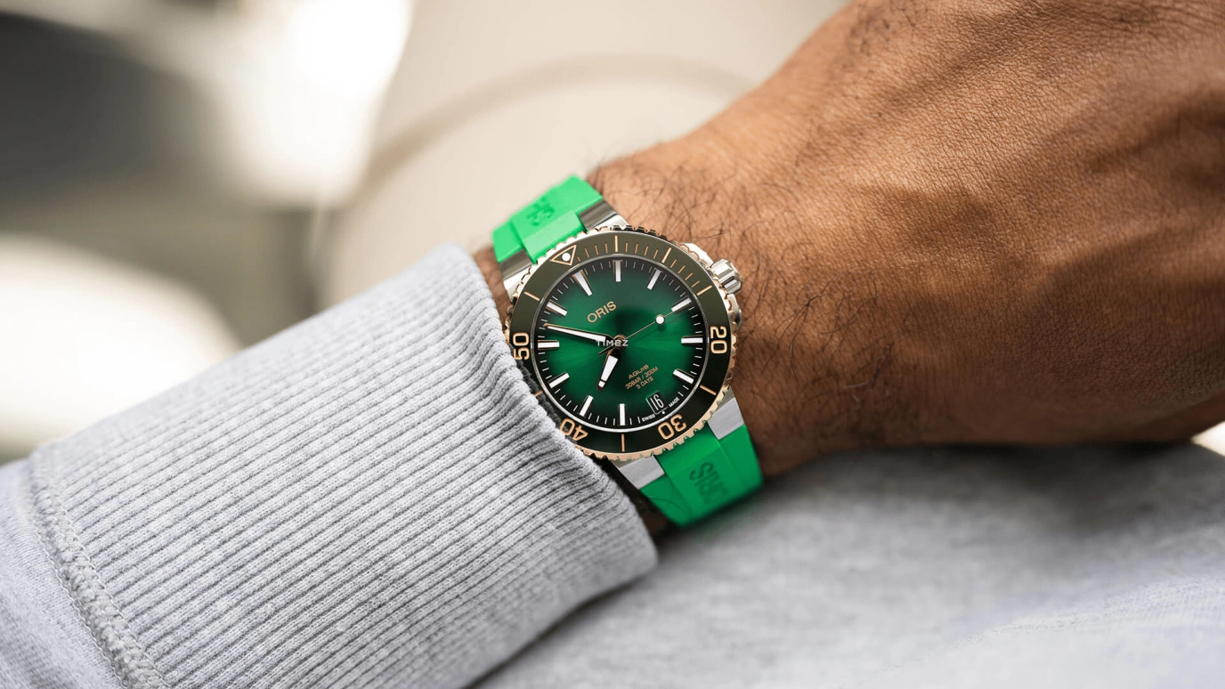 豪利时,Aquis 41.50毫米,41.50毫米,不锈钢,绿色,自动上弦,日历,蓝宝石,水晶玻璃,01 400 7769 6357,01 400 7769 6357-07 4 22 77FC