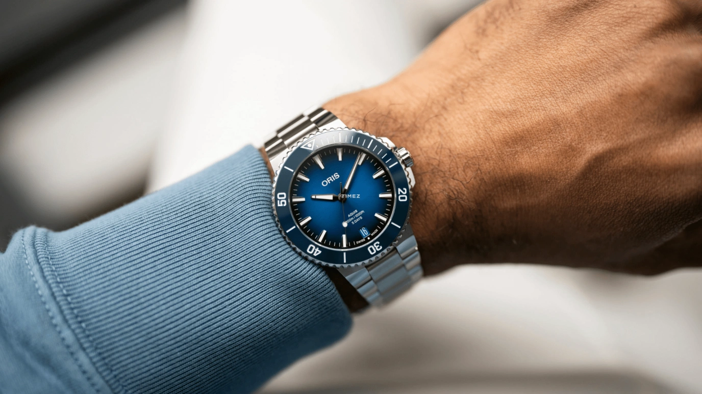 豪利时,Aquis 43.50毫米,43.50毫米,不锈钢,蓝色,自动上弦,日历,120小时,01 400 7790 4135,01 400 7790 4135-07 8 23 02PEB