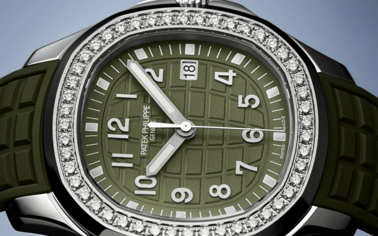 Patek Philippe,Aquanaut 38.80mm,38.80mm,Stainless Steel,Green,Quartz,Day,In-house Caliber,5267,5267/200A-011