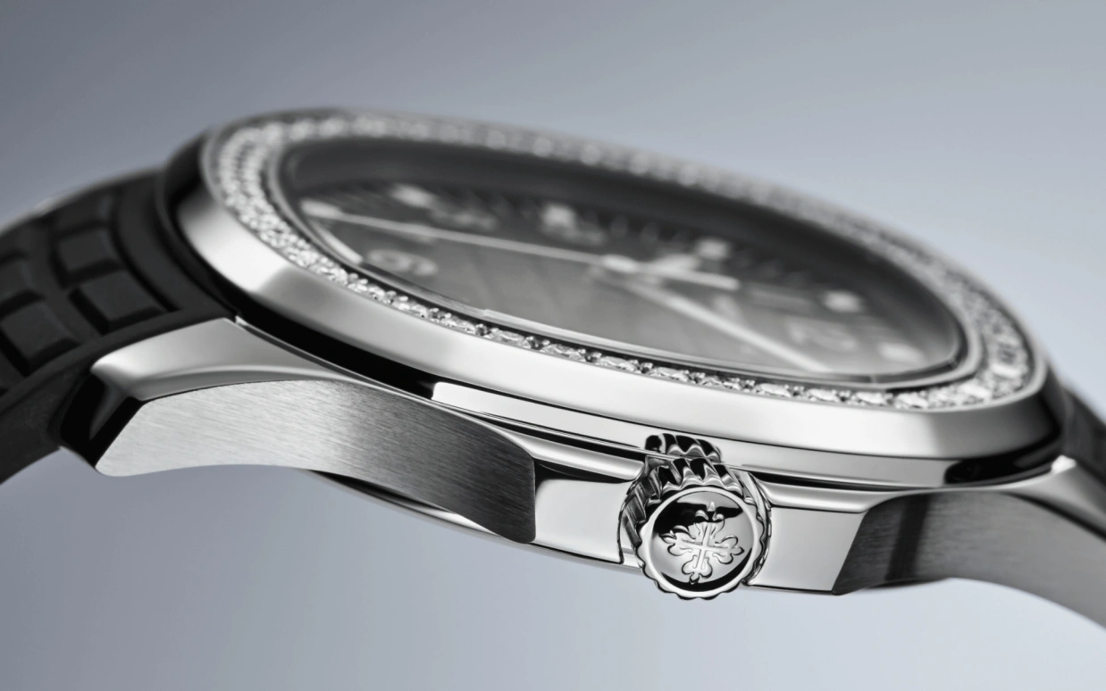 Patek Philippe,Aquanaut 38.80mm,38.80mm,Stainless Steel,Black,Quartz,Day,In-house Caliber,Summer,5267,5267/200A-001