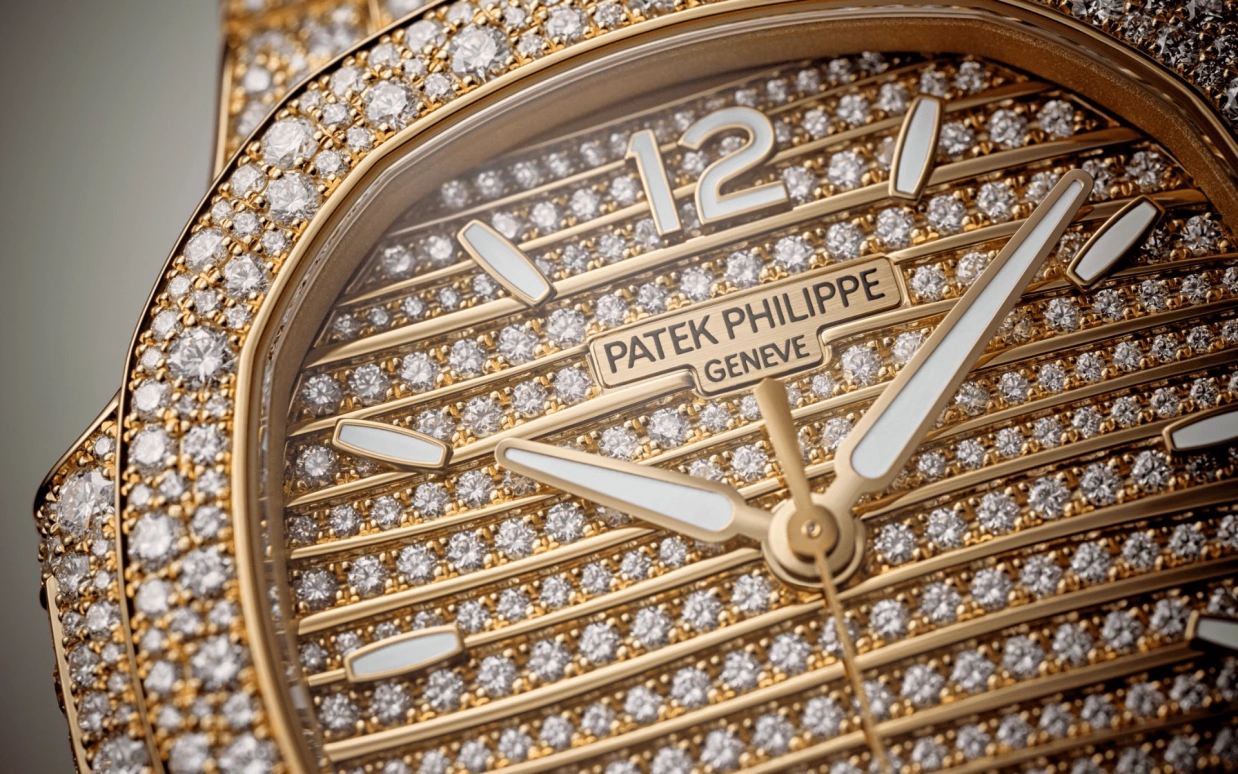 Patek Philippe,Nautilus 35.20mm,35.20mm,Rose Gold,Automatic,45hours,In-house Caliber,7118,7118/1450R-001