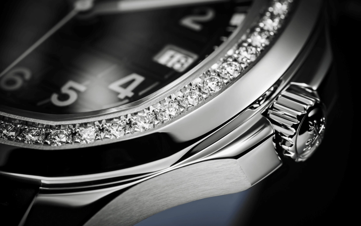 Patek Philippe,Aquanaut 38.80mm,38.80mm,Stainless Steel,Black,Quartz,Day,In-house Caliber,Summer,5267,5267/200A-001
