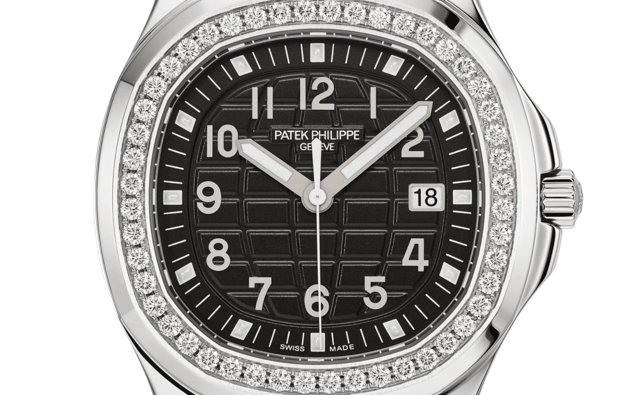 Patek Philippe,Aquanaut 38.80mm,38.80mm,Stainless Steel,Black,Quartz,Day,In-house Caliber,Summer,5267,5267/200A-001