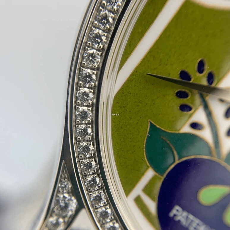Patek Philippe,Calatrava 37mm,37mm,Platinum,Green,Multi-Color,Automatic,48hours,In-house Caliber,5077,5077/100P-021