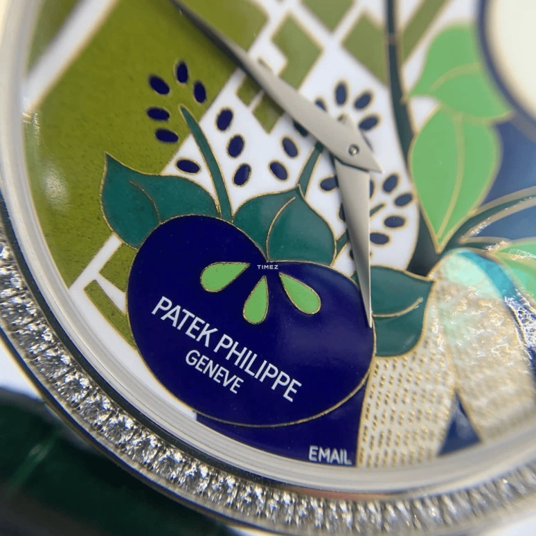 Patek Philippe,Calatrava 37mm,37mm,Platinum,Green,Multi-Color,Automatic,48hours,In-house Caliber,5077,5077/100P-021