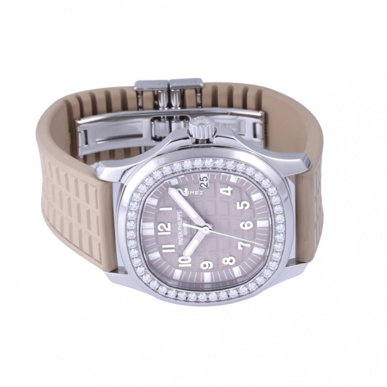 Patek Philippe,Aquanaut 35.60mm,35.60mm,Stainless Steel,Honey,Cream,Salmon,Quartz,Day,In-house Caliber,5067A,5067A-020
