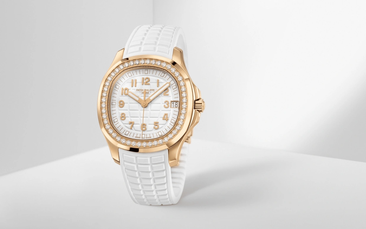 Patek Philippe,Aquanaut 38.80mm,38.80mm,Rose Gold,White,Automatic,Day,45hours,5268,5268/200R-001