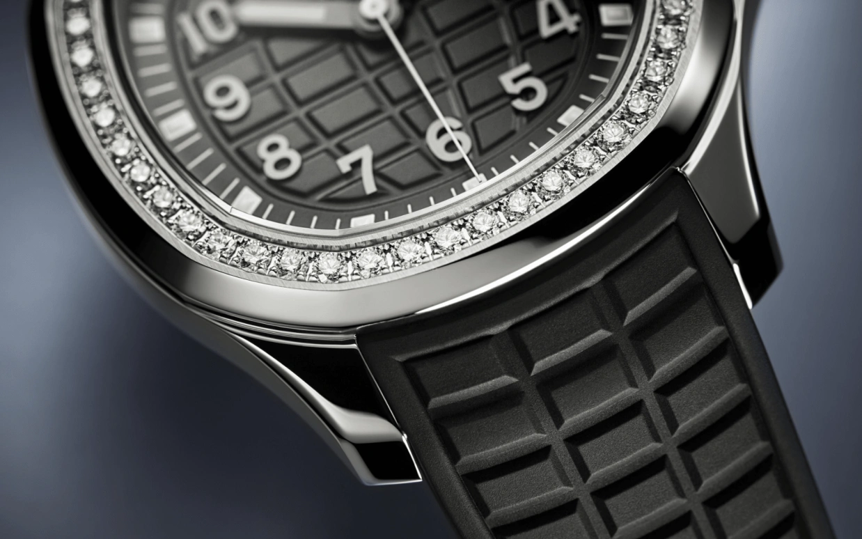 Patek Philippe,Aquanaut 38.80mm,38.80mm,Stainless Steel,Black,Quartz,Day,In-house Caliber,Summer,5267,5267/200A-001