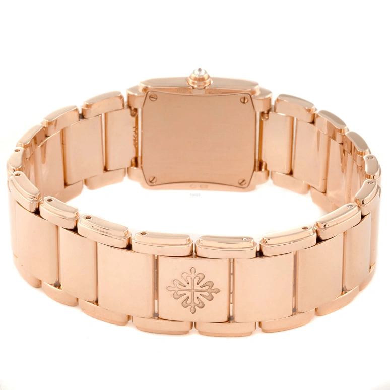 百达翡丽,Twenty~4 22x26.30毫米,22x26.30毫米,玫瑰金,白色,石英,自制机芯,蓝宝石,4908,4908/11R-011