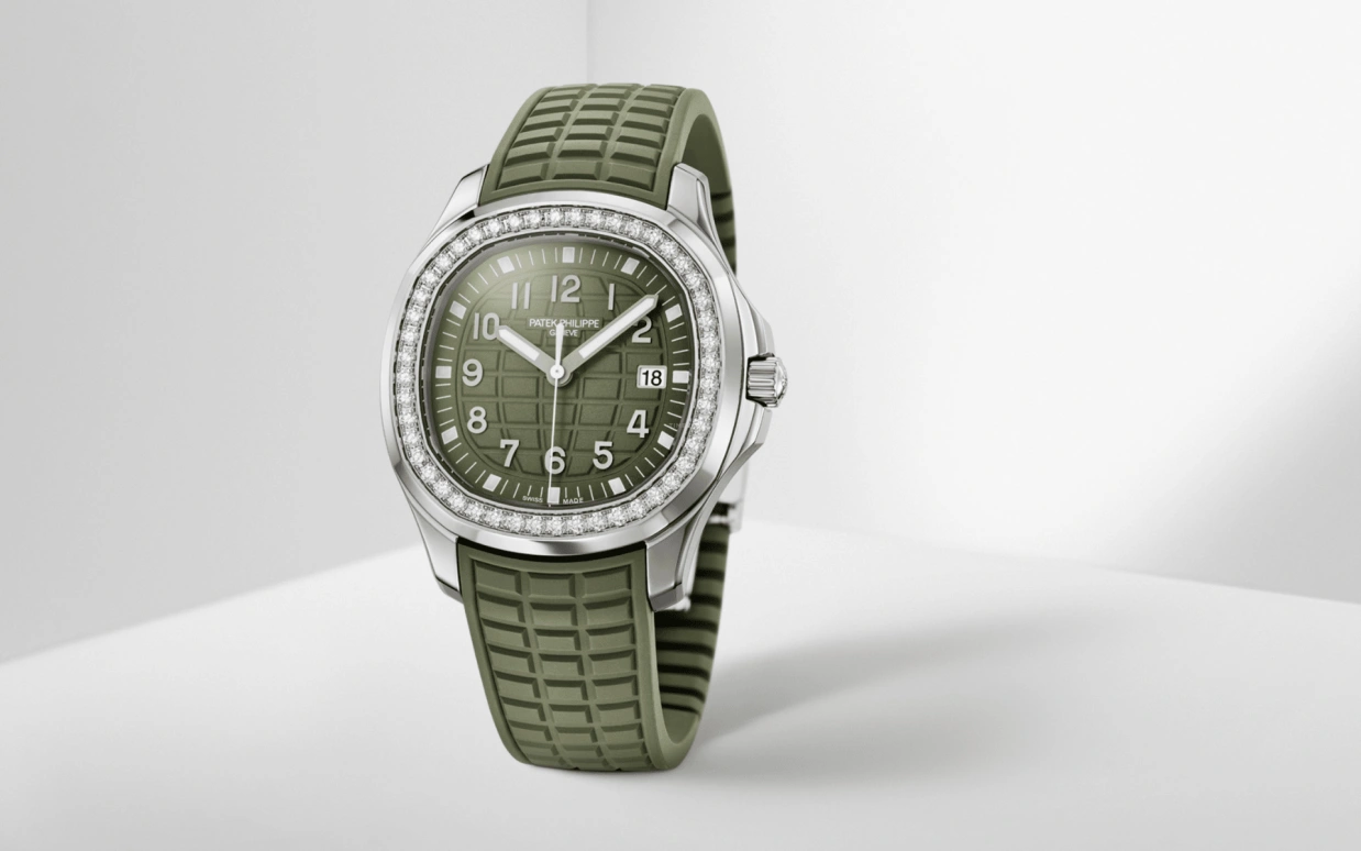 Patek Philippe,Aquanaut 38.80mm,38.80mm,Stainless Steel,Green,Quartz,Day,In-house Caliber,5267,5267/200A-011