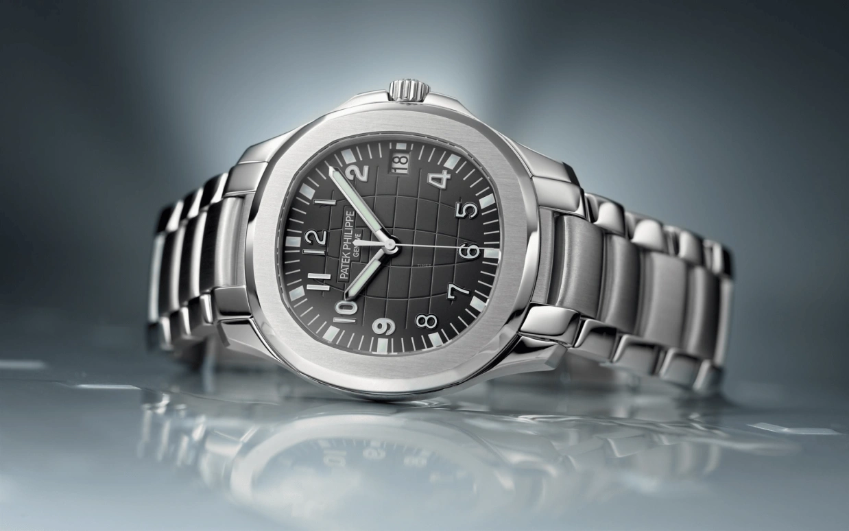 Patek Philippe,Aquanaut 40.80mm,40.80mm,Stainless Steel,Black,Automatic,Day,45hours,5167,5167/1A-001