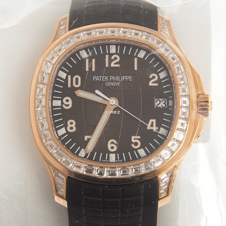 Patek Philippe,Aquanaut 40.80mm,40.80mm,Rose Gold,Black,Automatic,Day,45hours,5167,5167/300R-010