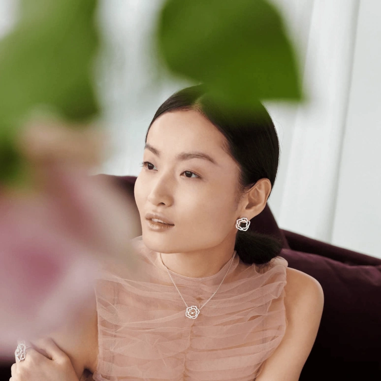 伯爵,时来运转 29毫米,29毫米,白金,粉色,石英,自制机芯,蓝宝石,水晶玻璃,G0A45064