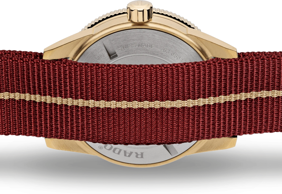 Rado,Captain Cook 42mm,42mm,Bronze,Burgundy,Automatic,Day,In-house Caliber,R32504407