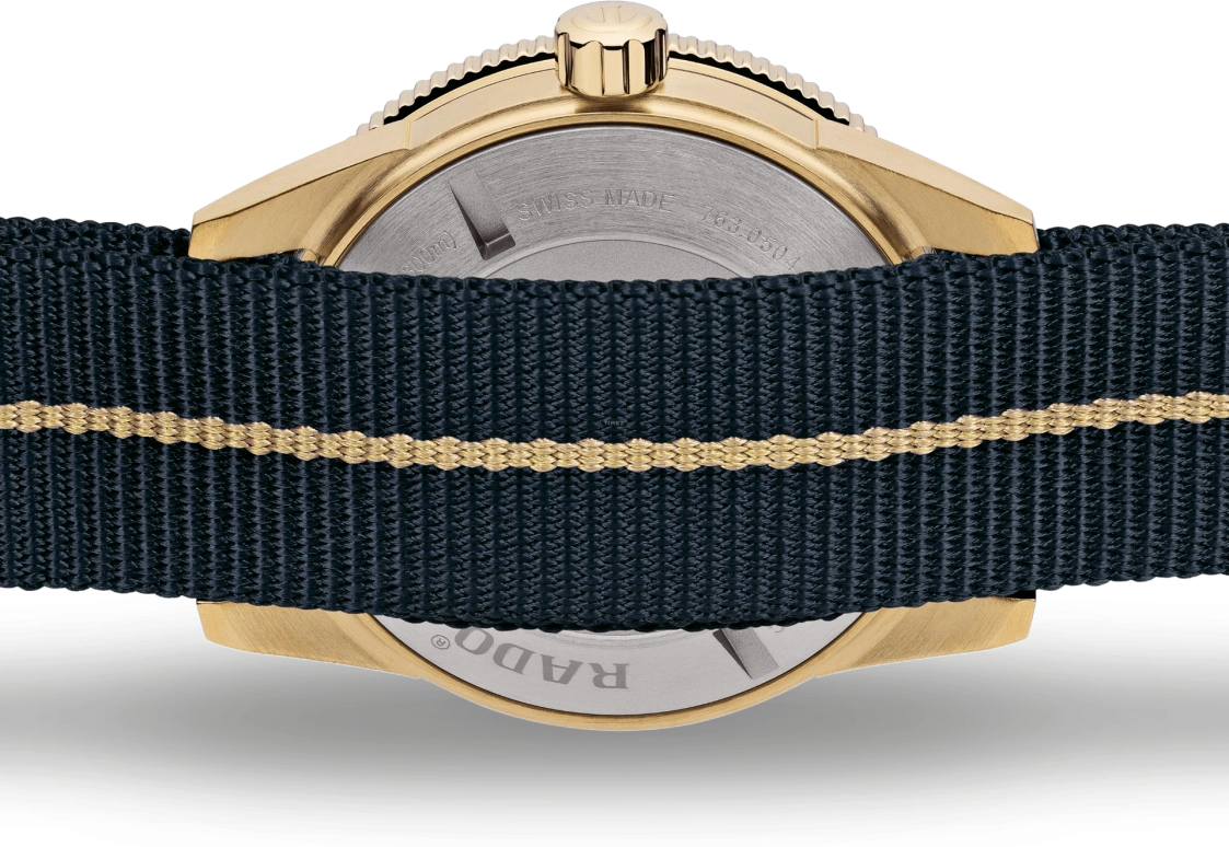 Rado,Captain Cook 42mm,42mm,Bronze,Blue,Automatic,Day,In-house Caliber,R32504207