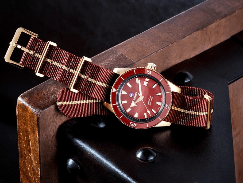 Rado,Captain Cook 42mm,42mm,Bronze,Burgundy,Automatic,Day,In-house Caliber,R32504407