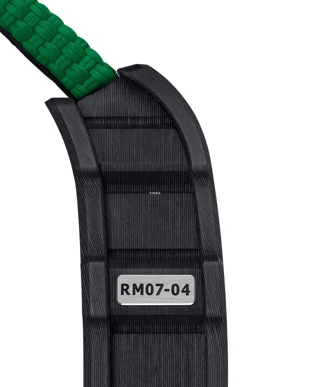 理查米尔,非陀飞轮 30.50x44.95毫米,30.50x44.95毫米,NTPT® 复合碳纤维,框架,自动上弦,蓝宝石,水晶玻璃,酒桶形,RM 07,RM 07-04 NTPT