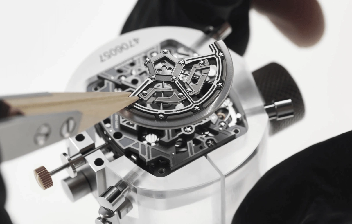Richard Mille,Not Tourbillon 43.84x49.94mm,43.84x49.94mm,Carbon TPT,Skeleton,Automatic,Chronograph,Day,Rattrapante,Function Selector,In-house Caliber,Sapphire,Crystal Glass,RM 65,RM 65-01 McLaren W1