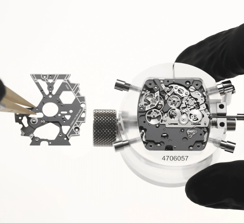 Richard Mille,Not Tourbillon 43.84x49.94mm,43.84x49.94mm,Carbon TPT,Skeleton,Automatic,Chronograph,Day,Rattrapante,Function Selector,In-house Caliber,Sapphire,Crystal Glass,RM 65,RM 65-01 McLaren W1