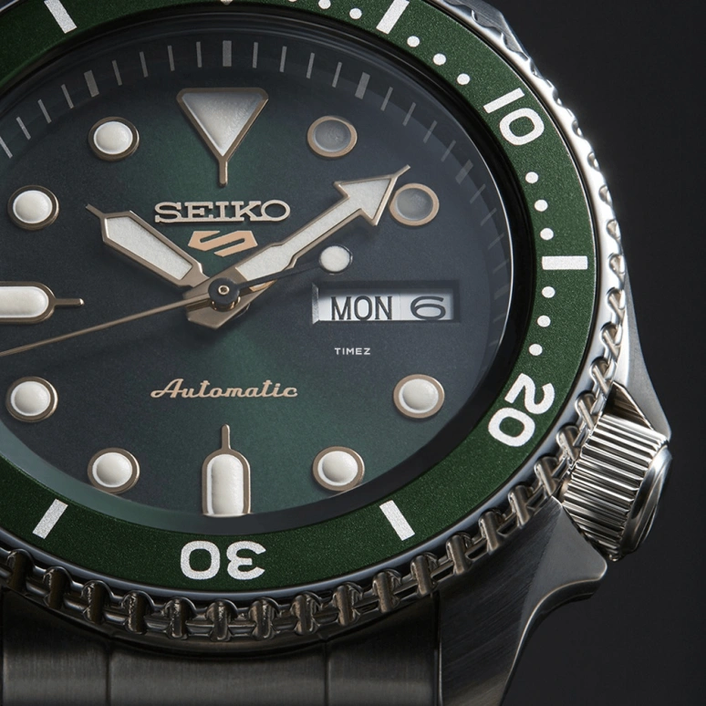 Seiko,5 Sports 42.50mm,42.50mm,Stainless Steel,Green,Dark Green,Automatic,Date,Day,SRPD63