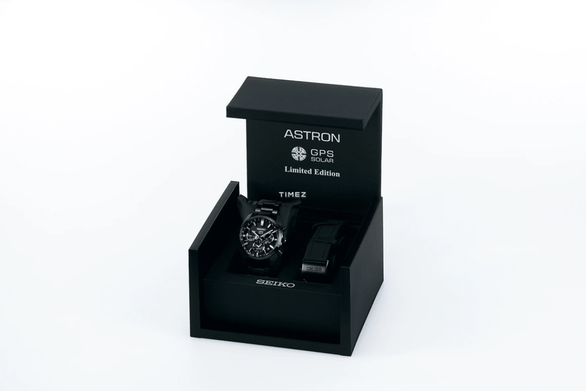 精工,Astron 42.70毫米,42.70毫米,不锈钢,黑色,石英,万年历,星期历,日历,动力储存指示,自制机芯,蓝宝石,玻璃,SSH023J1