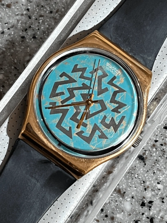 Swatch,Other 34mm,34mm,Plastic,Blue,Quartz,Crystal Glass,Tonneau,GX105