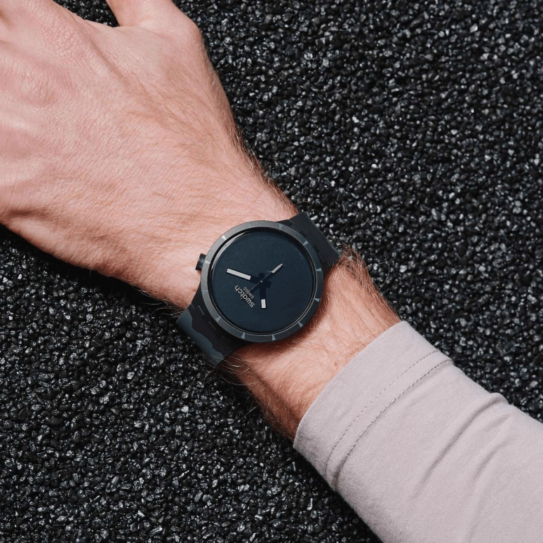 Swatch,THE BOLD 47mm,47mm,Bioceramic,Ceramic,Black,Quartz,Sapphire,Crystal Glass,Round,SB03B110