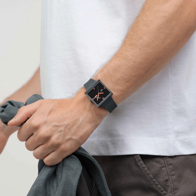 斯沃琪,原创 41.80毫米,41.80毫米,生物陶瓷,黑色,石英,星期历,日历,SO34M701