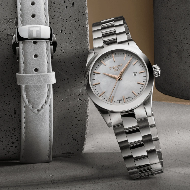Tissot,T-Lady 29.30mm,29.30mm,Stainless Steel,White,Quartz,Date,26280hours,T132,T132.010.11.111.00