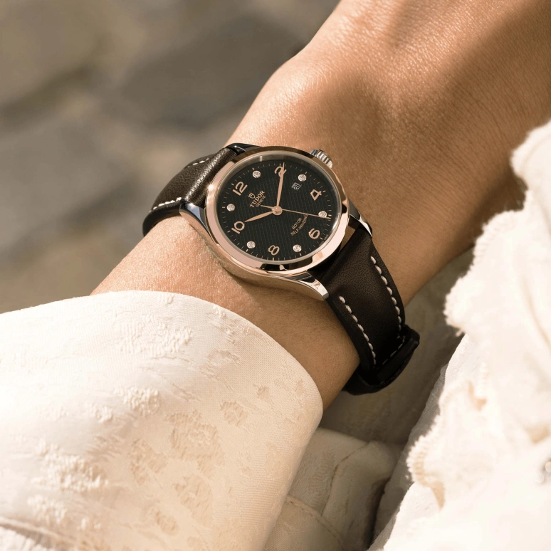Tudor,1926 28mm,28mm,Rose Gold,Stainless Steel,Black,Automatic,Day,38hours,91351,91351-0008