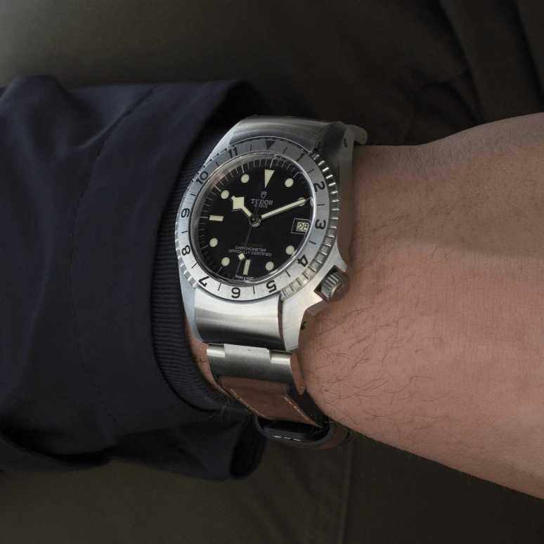 Tudor,Black Bay 42mm,42mm,Stainless Steel,Black,Automatic,Date,70hours,70150,70150-0001