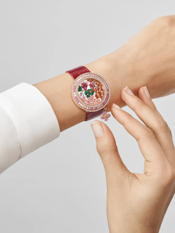 Van Cleef & Arpels,Extraordinary Dials™ 38mm,38mm,Rose Gold,Violet,Rose,Light,Yellow,Pink,Multi-Color,Quartz,Sapphire,Crystal Glass,Round,VCARO4JW00