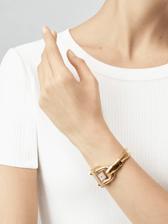 Van Cleef & Arpels,Cadenas® 14x26mm,14x26mm,Yellow Gold,White,Quartz,Sapphire,Crystal Glass,Gold,VCARO4IL00