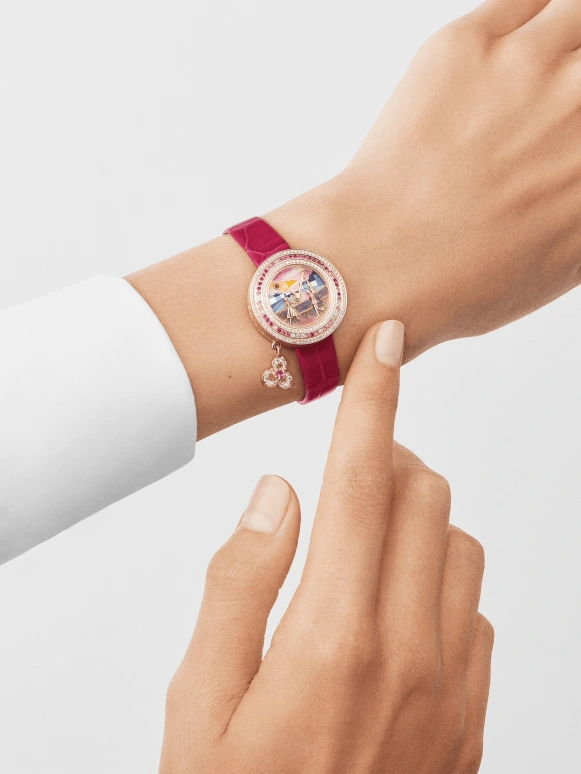 Van Cleef & Arpels,Extraordinary Dials™ 25mm,25mm,Rose Gold,Sapphire,Rose,Gold,Multi-Color,Quartz,Sapphire,Crystal Glass,Round,VCARO8WP00