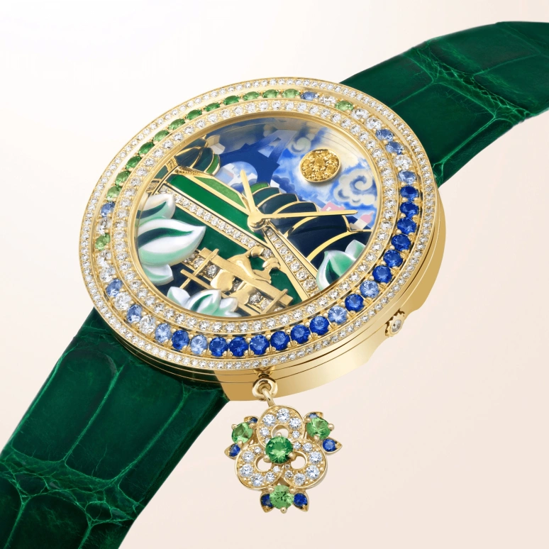 Van Cleef & Arpels,Extraordinary Dials™ 38mm,38mm,Sapphire,Yellow Gold,White,Yellow,Multi-Color,Blue,Quartz,Sapphire,Crystal Glass,Round,VCARO8WR00